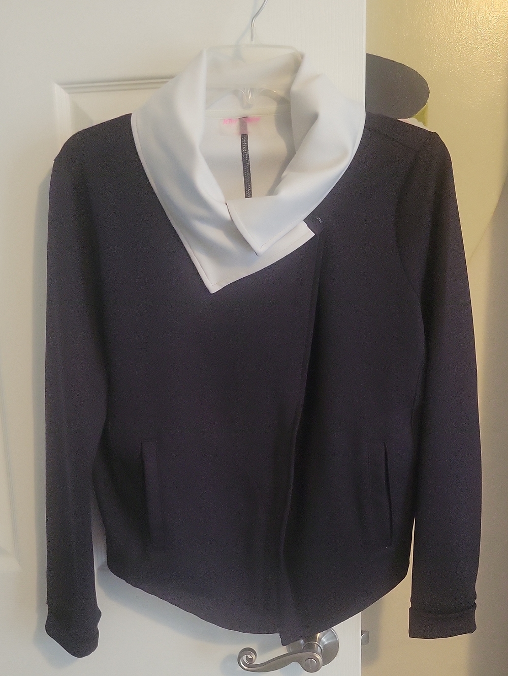 Betsey Johnson Black Drape Front Asymmetrica Jacket  White large collar Pockets